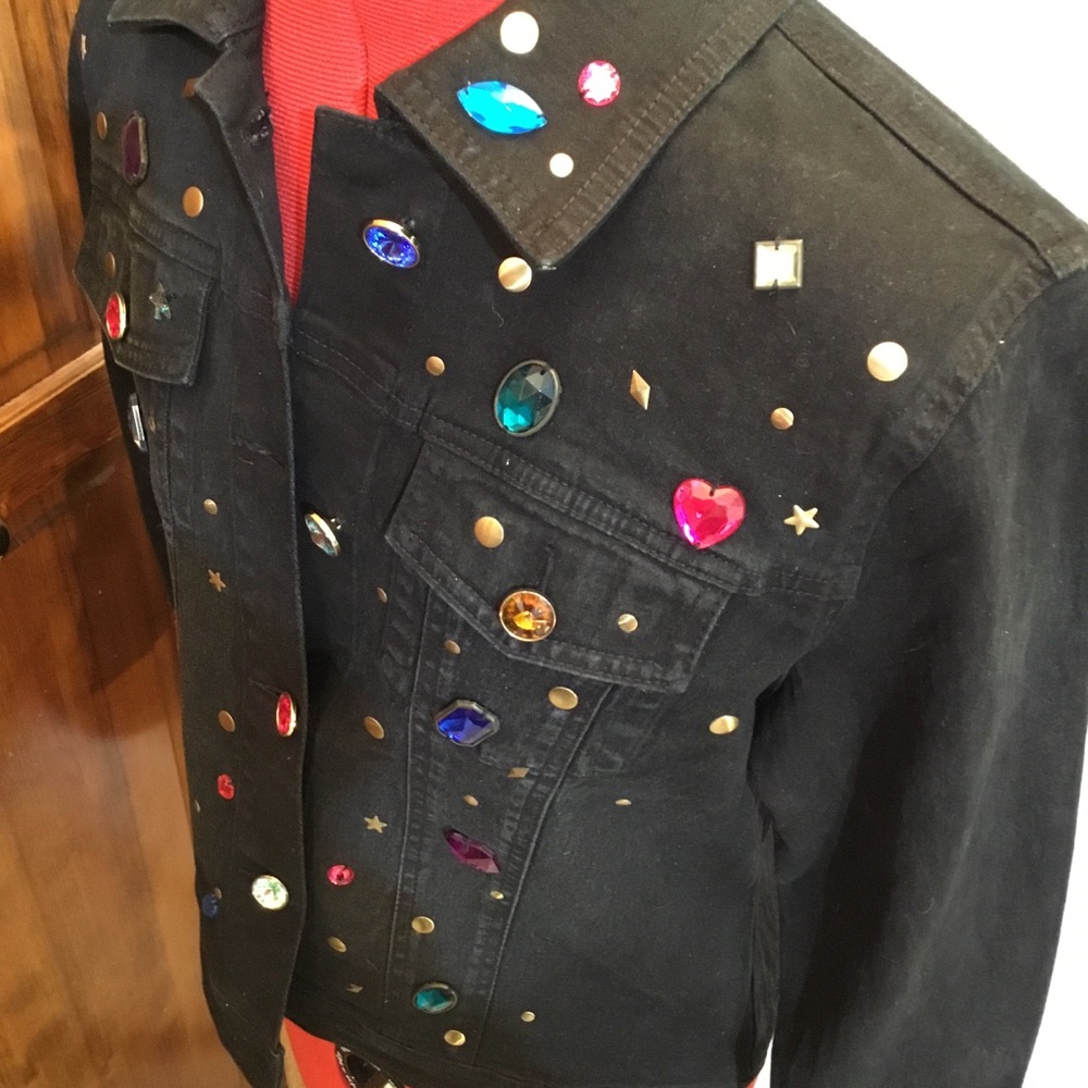 DG2 jean jacket, size S, NWT, stone & stud embellishments front & cuffs, - Picture 4 of 5